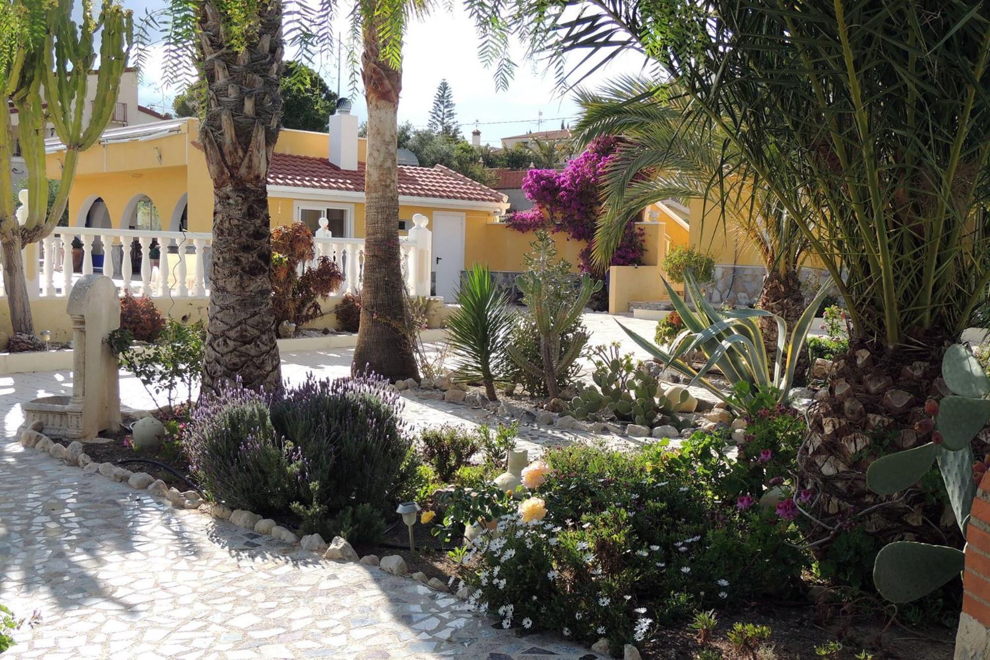 Aliena Villa